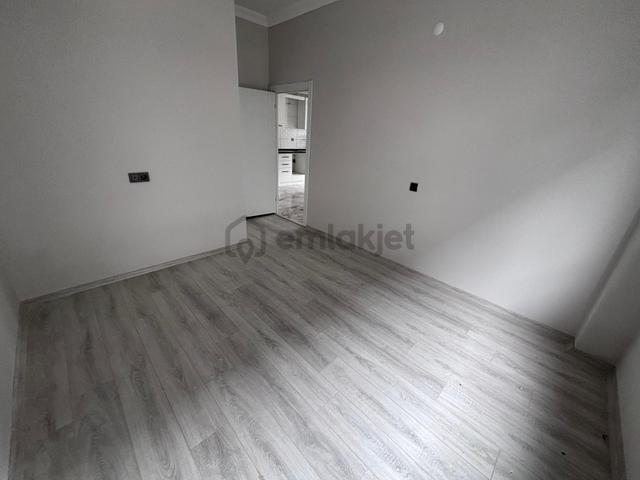 Çorum Özejder Sosyal Bilimler Lisesi Yanında Kiralık 2+0 Daire 5