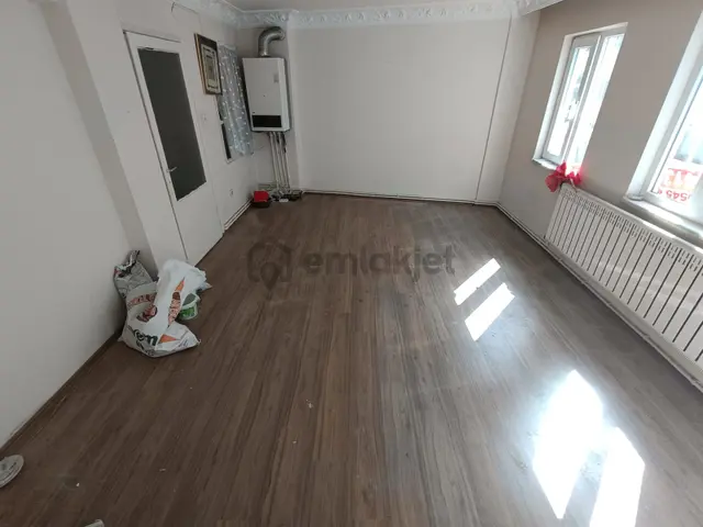 Gözde Gayrimenkul'den Maksem Meydanda Kiralık Daire 2