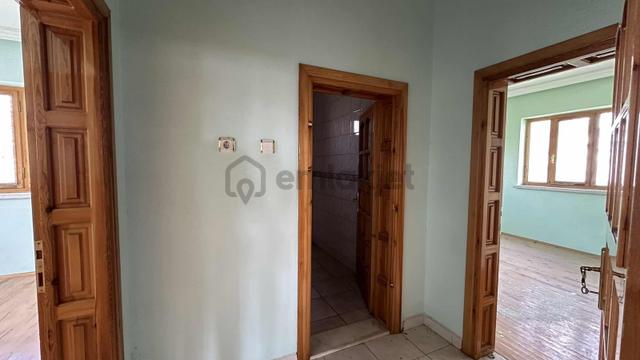 Emin Emlaktan 8 Kat İmar Avantajlı,villa Bölgesinde Müstakil Ev 5