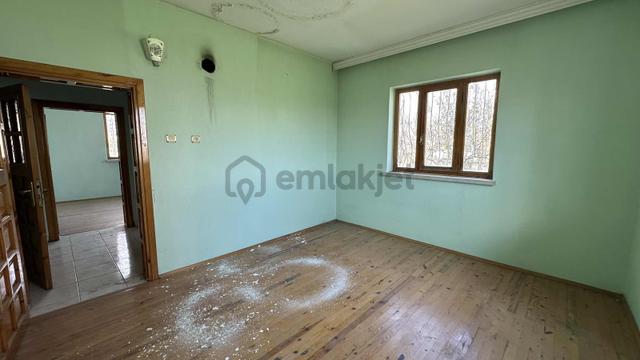 Emin Emlaktan 8 Kat İmar Avantajlı,villa Bölgesinde Müstakil Ev 3