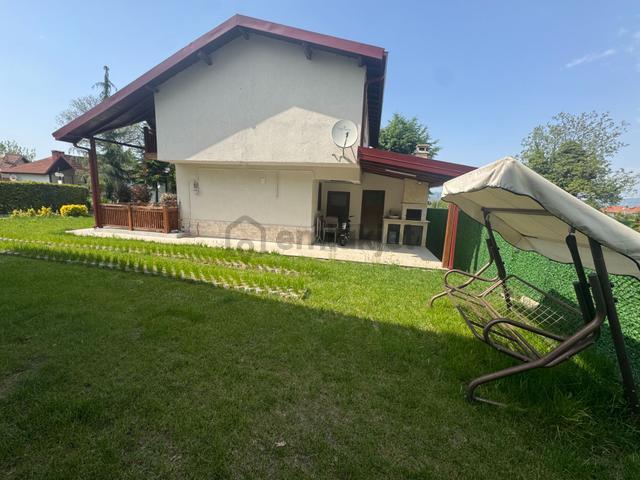 Sapanca'da Site İçinde Geniş Ferah Bahçeli Satılık Villa.. 4