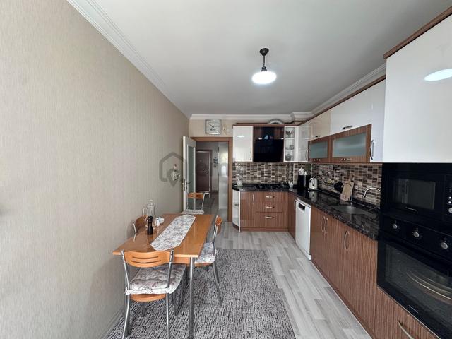 Keçiören Bağlarbaşında Site İçerisinde Asansörlü Daire 4