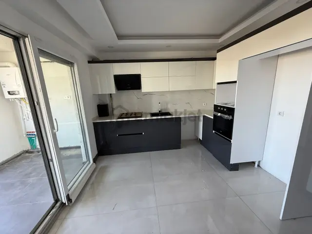 Turyap Hürriyetten İzsiz Towers Da Giriş Kat 2+1 Kiralık Daire 3