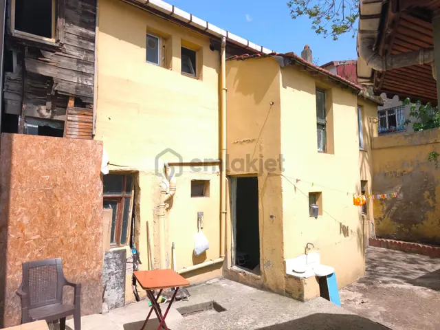 Beyoğlu Bedrettin Mah. 181 M2 Arsa İçerisinde İmarlı Müstakil 3