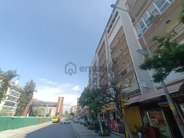 İzban Durağı Cepheli 3+1 Doğalgazlı Kiralık Daire 1