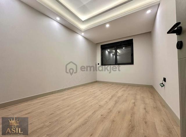 Geniş 2+1 Ultra Lüx Site İçinde 4