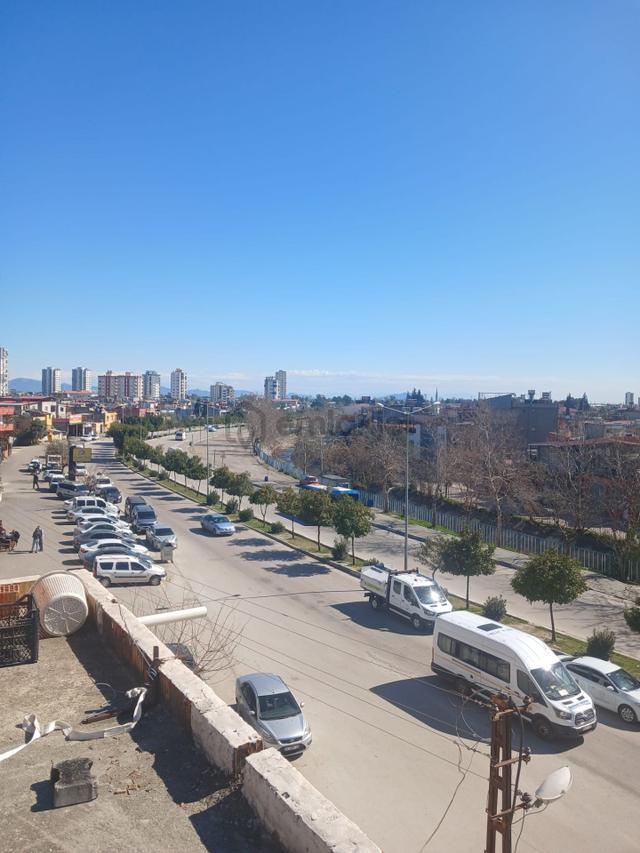 Adana Sarıçamda Kozan Yolunda Şehirhastanesi Bulvar Girişi Köşe Başında 3 Katlı Bina 4