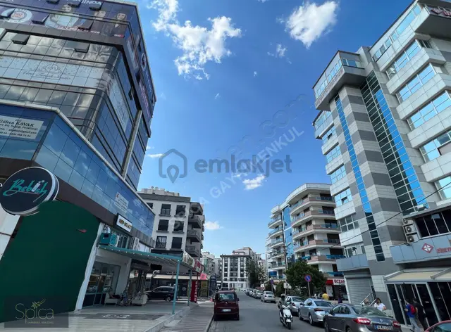 Karşıyaka Mavişehir'de Med Ofis'te Kiralık 3+1 Ofis 3