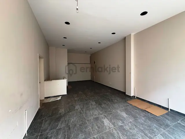 Yenidoğan Ufuk Caddesi 2yıllık 110m2 Depolu Wc'li Kiralık Dükkan 4