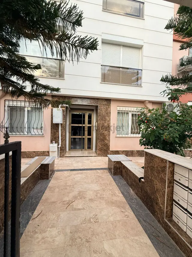 Mevlana Kavşağına Yakın Özel Yapım Önü Full Açık Geniş Lüks 2+1 3
