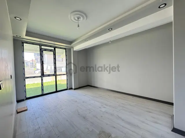 Hatip'te 2+1 Giriş Katta Daire 1