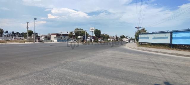 D-400 Karayolu Ve Ataş Kavşağına Cepheli Satılık 4 Adet Dükkan 4