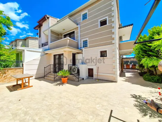Didim Yeşilkentin Kalbinde Donanımlı Denıze Çok Yakın4+1tribleks 3