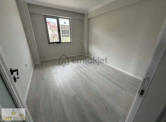 Arz Emlak'tan Eski Hastane Bölgesinde Satılık 2+1 Daire 2