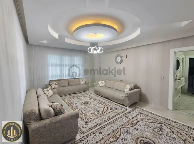 Millet Bahçesi Civarında Bakımlı 3+1 Daire 4