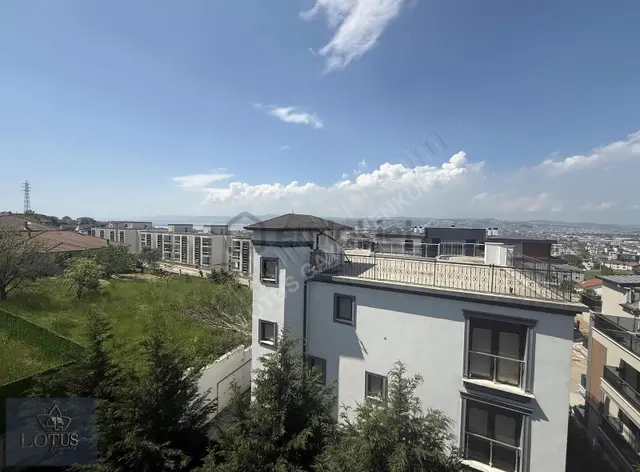 Başiskele Yeşilyurt'ta Deniz Manzaralı 2+1 Kiralık Arakat Daire 1