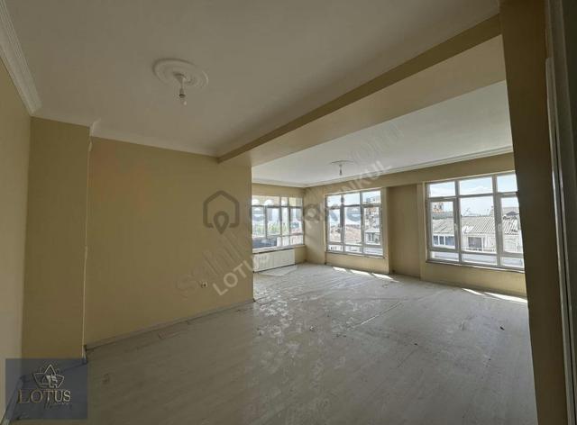 İzmit Leyla Atakan Caddesi 3+1 Arakat Bakımlı Kiralık Daire 4