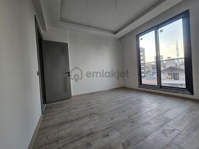 Mersin Toroslar Yalınayak Mahallesinde Satılık 3+1 Daire 3