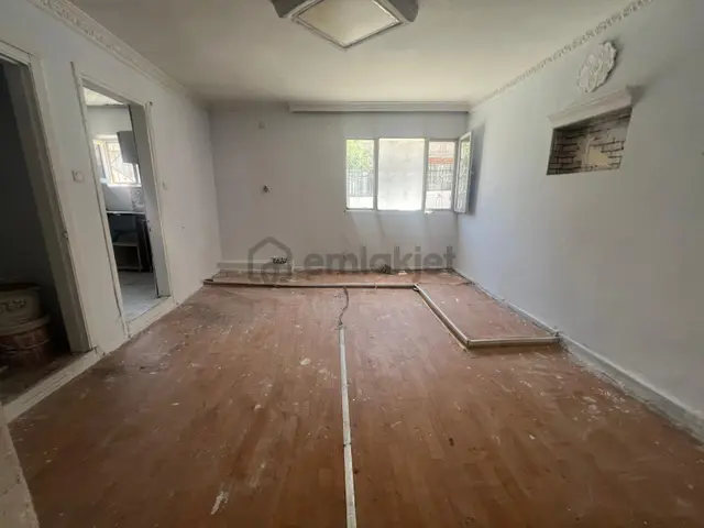 Konak İsmetpaşa Mah.de 2+1 95m2 Giriş Katı Klasik Kiralık Daire 4