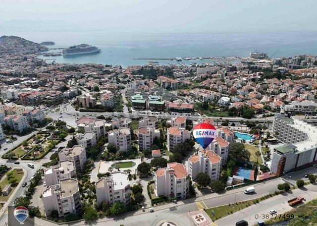 Ege Mah. Batı Ege Yalıkent Sitesi'nde Satılık 3+1 Daire