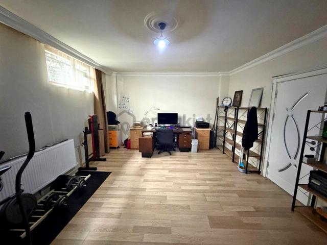 Alban'dan Bahçe Kullanımlı Metrobüs Dibi 90m² 2+1 Satılık Daire 3