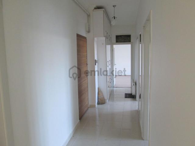 Krc'den Merkezi Konumda Full Yapılı Satılık Giriş Kat 3+1 Daire 4