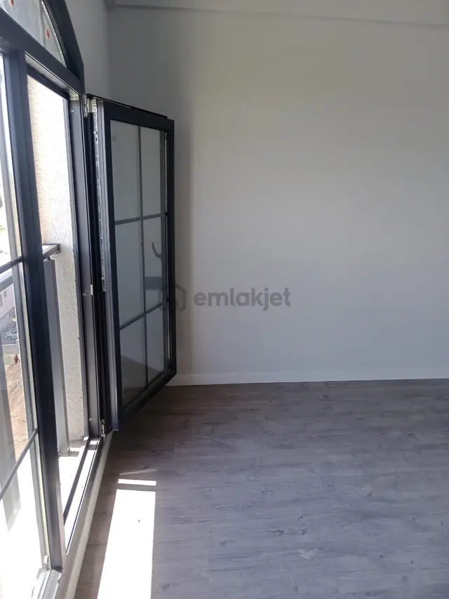 Ayrancılar Merkezde Sıfır Cadde Üzerinde 1 + 1 Amerikan Mutfaklı Kiralık Daire Havuzlu Sitede 3