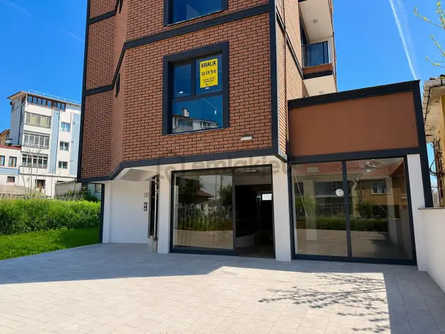 Derince Merkez De Kiracısı Hazır Yüksek Kira Getirili Satılık Dükkan 1
