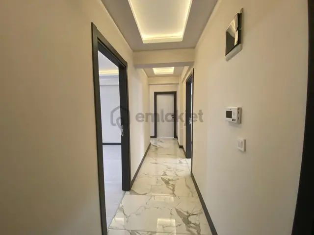 Buca Çamlıkule Mah Yeni İzban Durağı Yanı Köşe 2+1 Daire 4