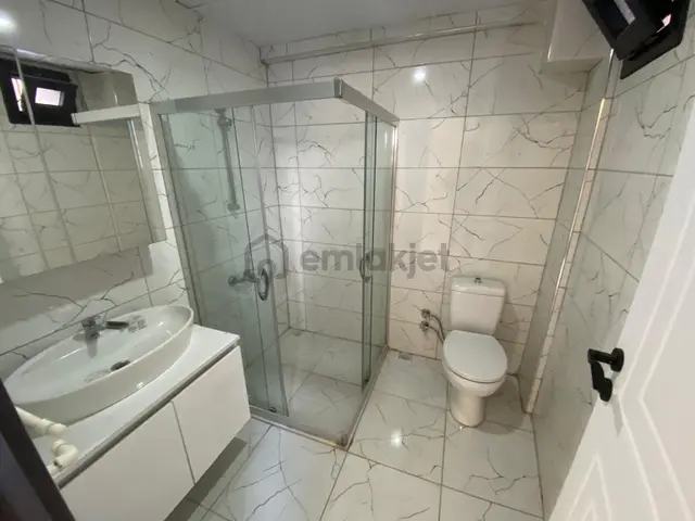 Buca Çamlıkule Mah Yeni İzban Durağı Yanı Köşe 2+1 Daire 5