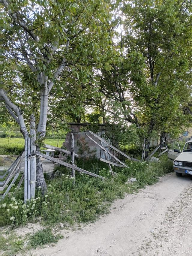 Halkapınar Bahçelievlerde Elektriği,suyu Olan 4.400 M² Bahçedir 4
