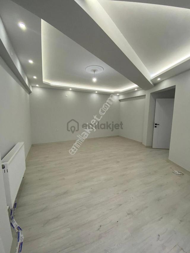 Ege Emlaktan İspat Camide Ebeveyn Banyolu Ara Kat Sıfır 2+1 5