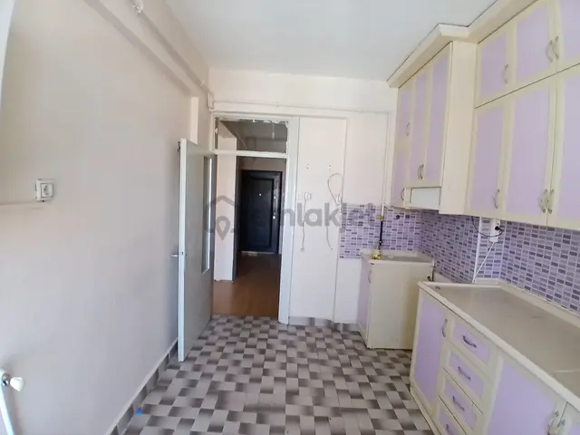 Akçay Emlak'tan Akşehir Atatürk Ortaokulu Civarı Doğalgazlı Kiralık 3+1 Daire 4