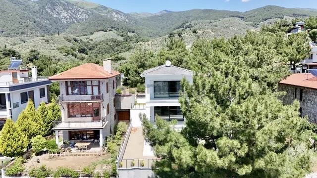 Mahmut İşler'den Gürede 285m2 Arsa Tam Müstakil 4+1 Lüks Vill 3