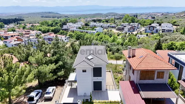 Mahmut İşler'den Gürede 285m2 Arsa Tam Müstakil 4+1 Lüks Vill