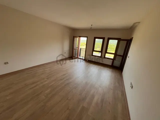 Akgedik Zeki Emlaktan 2.etap Okul Arkasında Satılık 3+1 Geniş Daire 1