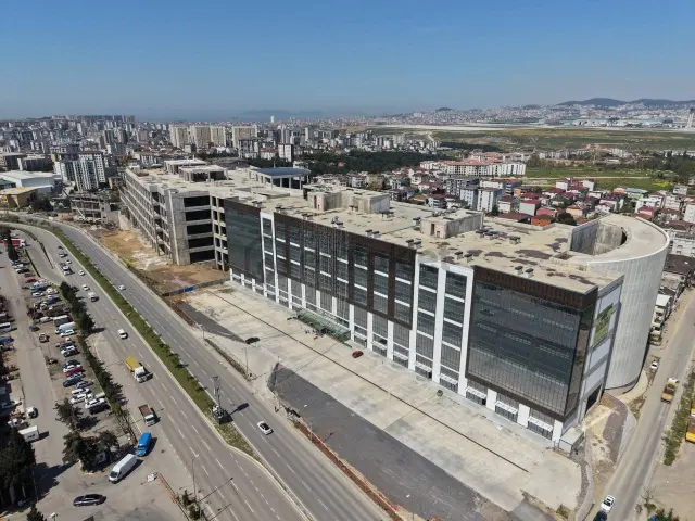 Tuzla'da Satılık Ferah 4 Dükkan 3