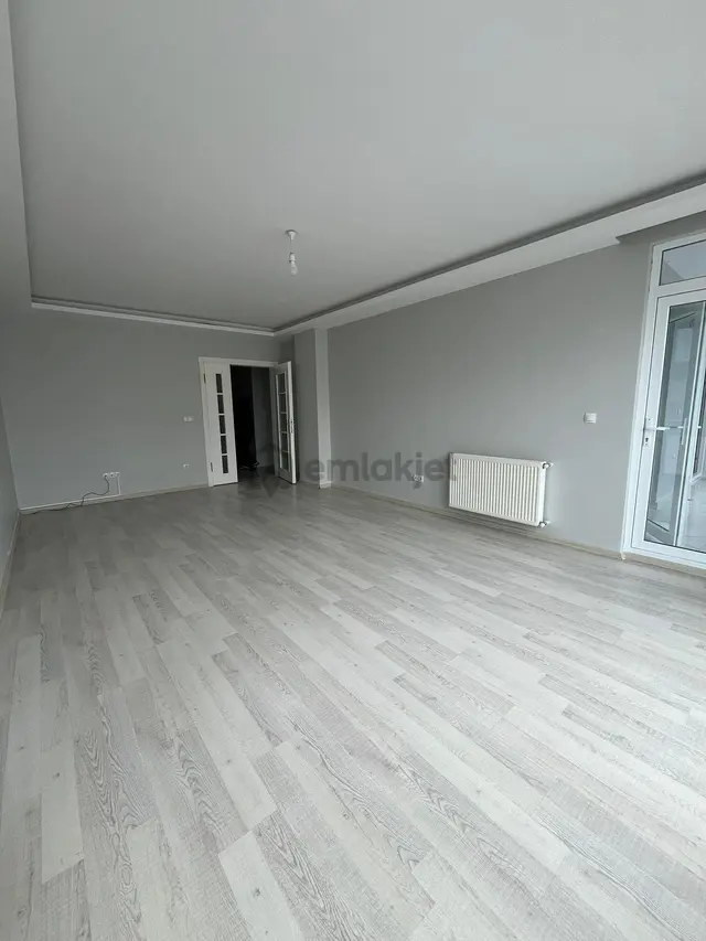 Samsun Baruthane'de Merkezi Konumda Ara Kat 3+1 Fırsat Daire 3