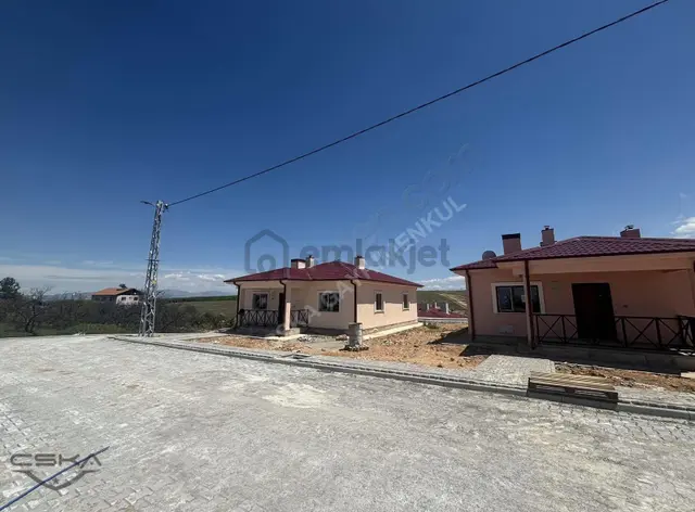 Dilek Yolu Üzerinde Satılık 3+1 Köy Evi, 500m² Arsa 5