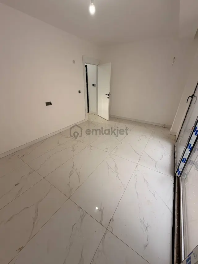 Deniz Ve Doğa Manzaralı Ön Cephe Satılık Daire 2