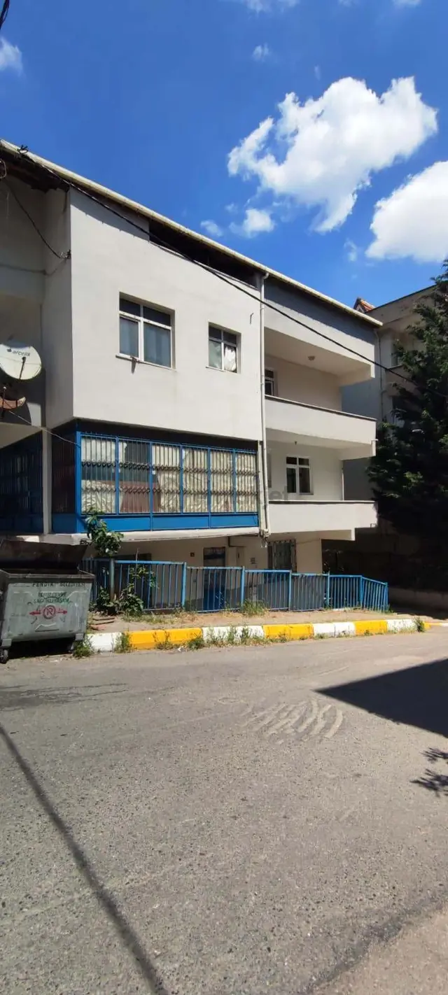 Pendik Sülüntepe Ulaşımı Kolay Geniş Balkonlu 2+0 Kiralık 5