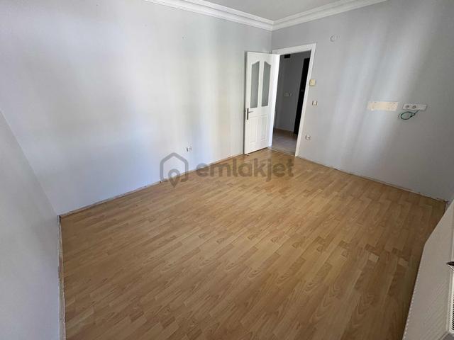 Acil!!pendik Kavakpınarda Caddeye Yakın 2+1 Yüksek Giriş Daire 5