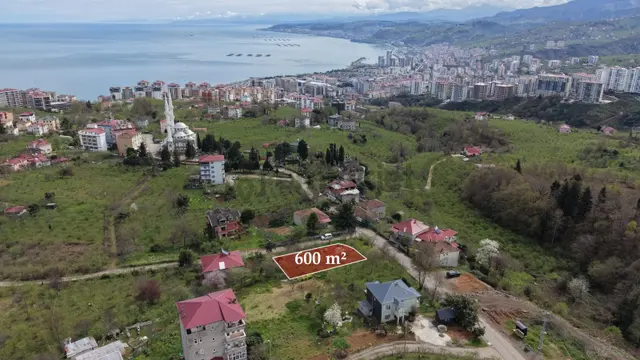 Yalıncak'ta Satılık 600 M² Arsa (terkleri Yapılmış) Yalıncak'ta Satılık 600 M² Arsa (terkleri Yapılmış)