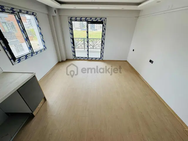 Asil Emlak'tan Muradiye'de Site İçi Havuz Cepheli 1+1 Ara Kat 3