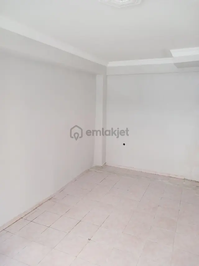 Kiralık Dükkan Caddeye Paralel 20 M2 3
