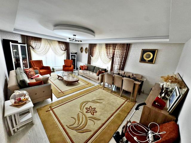 Çiğdemtepe'de Ankara Manzaralı Full Yapı Acil Satılık 5+1 Dublex 1