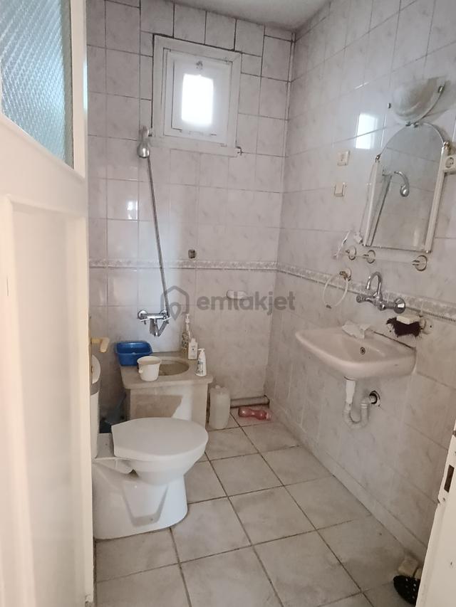 Işıklar Mahallesin De 3 Katlı Komple Acil Satılık Bina 4