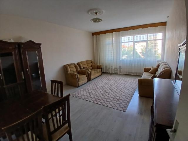 Akçay Emlak'tan Akşehir Çarşı Merkezde Özpark Otel Civarında Eşyalı Kiralık 3+1 Daire 5