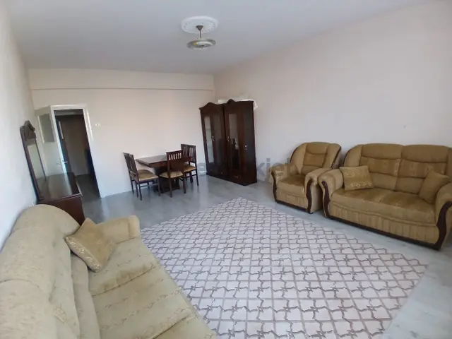 Akçay Emlak'tan Akşehir Çarşı Merkezde Özpark Otel Civarında Eşyalı Kiralık 3+1 Daire 3