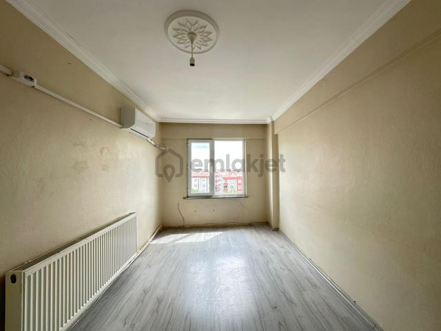Çerkezköy Öztrak Caddesinde Ön Cephe 2+1 Kiralık Daire 4